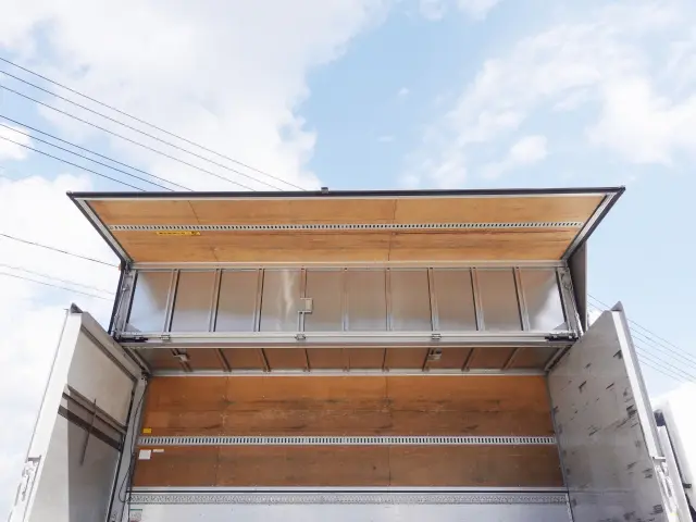 いすゞ フォワード TKG-FRR90T2(2WD)の写真16