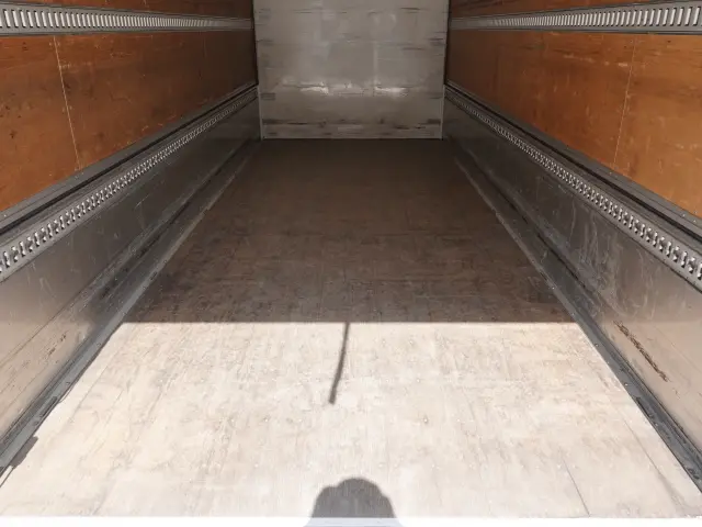 いすゞ フォワード TKG-FRR90T2(2WD)の写真19