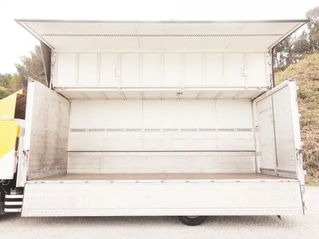 いすゞ フォワード SKG-FSR90T2(2WD)の写真11