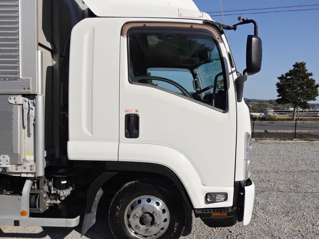 いすゞ フォワード TKG-FRR90T2(2WD)の写真7