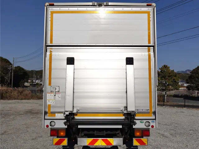 いすゞ フォワード TKG-FRR90T2(2WD)の写真10