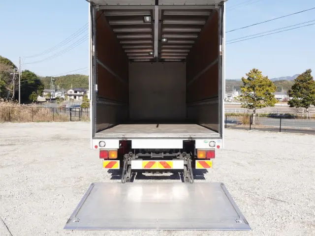 いすゞ フォワード TKG-FRR90T2(2WD)の写真11