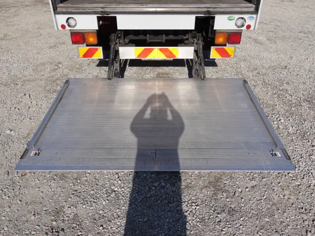 いすゞ フォワード TKG-FRR90T2(2WD)の写真12