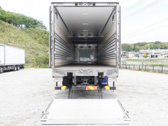 日野 プロフィア 2DG-FR1AHG(6x2)の写真18