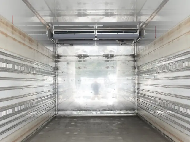 日野 プロフィア 2DG-FR1AHG(6x2)の写真21
