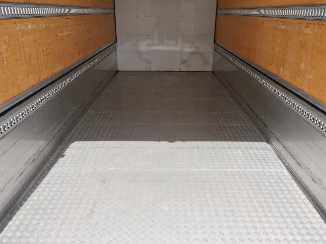 三菱 ファイター 2KG-FK61F(2WD)の写真13