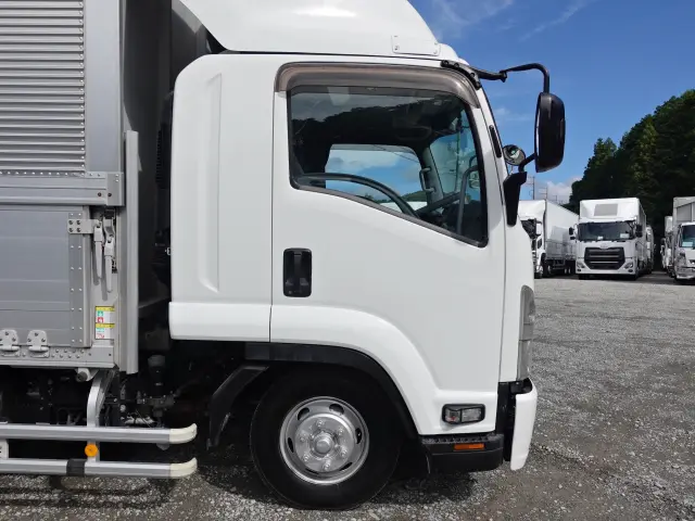 いすゞ フォワード 2RG-FRR90S2(2WD)の写真4