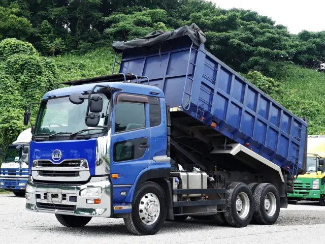 ＵＤ クオン QKG-CW5XL(6x4)の写真1