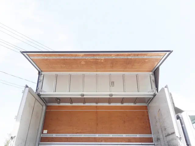 いすゞ エルフ BKG-NPR85AN(2WD)の写真16