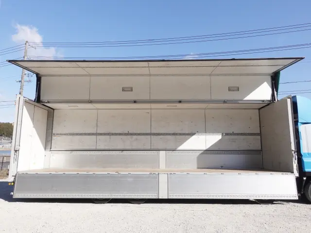 いすゞ ギガ QPG-CYJ77B(8x4)の写真13