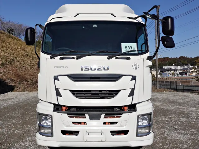 いすゞ ギガ QPG-CYL77B(6x2)の写真4