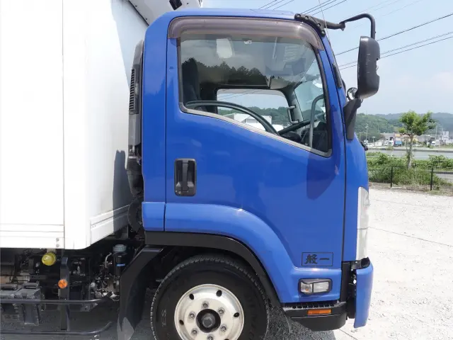 いすゞ フォワード TKG-FRR90S2(2WD)の写真4