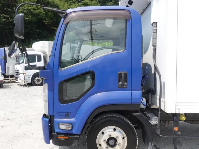 いすゞ フォワード TKG-FRR90S2(2WD)の写真9