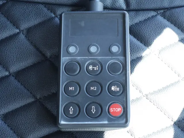 UD クオン QKG-GK5XAB(2WD)の写真21