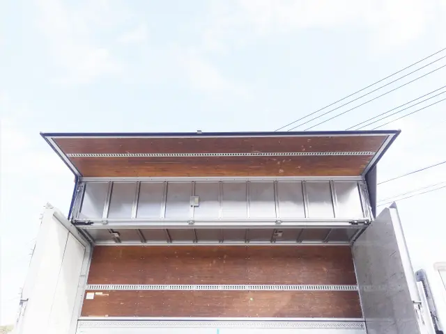 いすゞ フォワード TKG-FRR90T2(2WD)の写真9