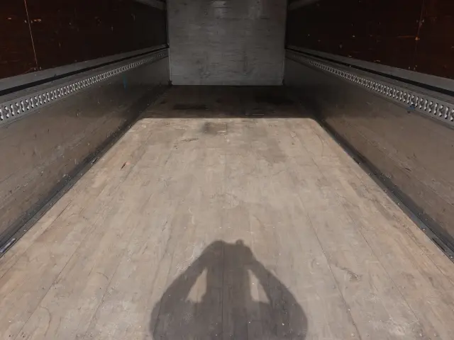 いすゞ フォワード TKG-FRR90T2(2WD)の写真12