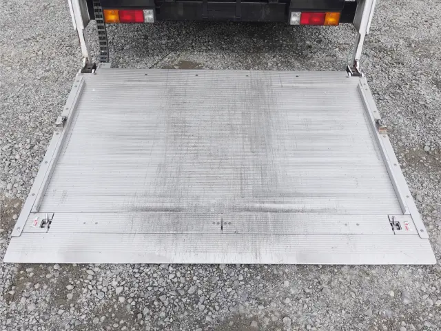 三菱 キャンター TPG-FBA20(2WD)の写真17