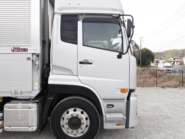 UD クオン QKG-DC5ZA(6x2)の写真6