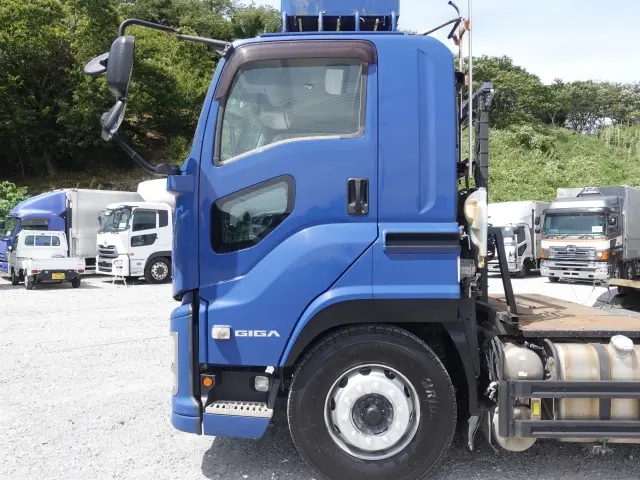 いすゞ ギガ QKG-EXD52BD(2WD)の写真8
