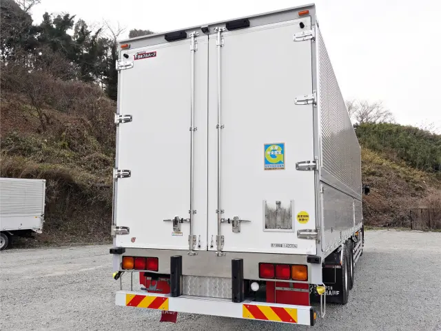 UD クオン QKG-DC5ZA(6x2)の写真9