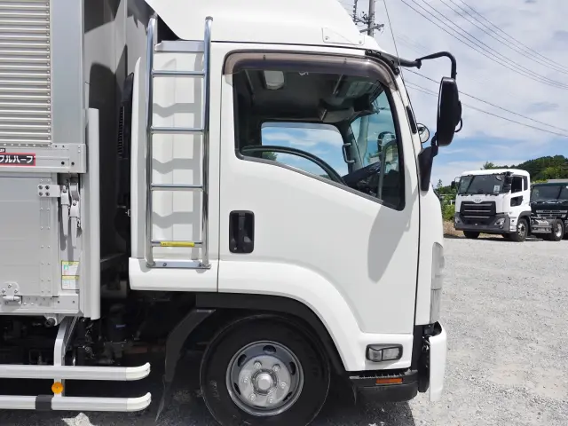 いすゞ フォワード 2RG-FRR90T2(2WD)の写真4
