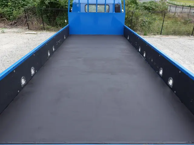 三菱 キャンター 2PG-FEB80(2WD)の写真10