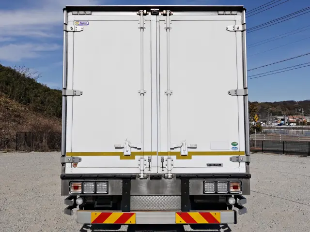 いすゞ フォワード TKG-FRR90T2(2WD)の写真11