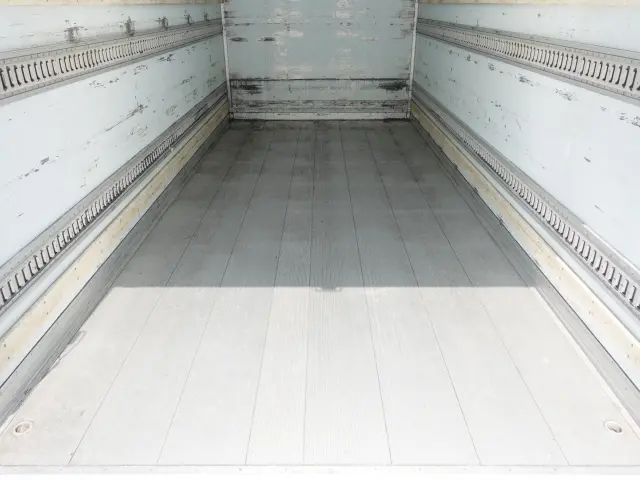 いすゞ フォワード SKG-FSR90T2(2WD)の写真18