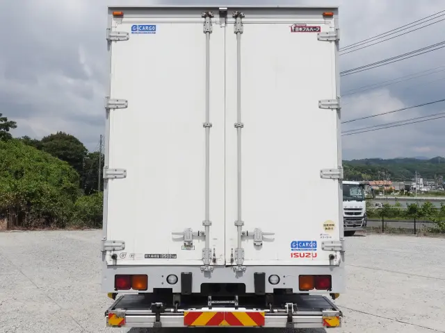 いすゞ ギガ QKG-CYJ77B(4WD)の写真7
