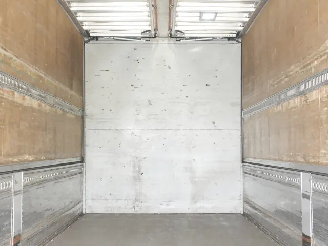 いすゞ ギガ QKG-CYJ77B(4WD)の写真13