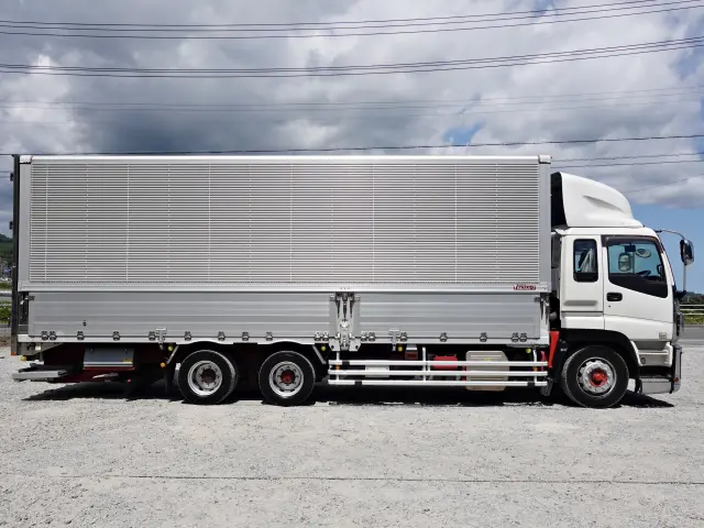 いすゞ ギガ QKG-CXY77AJ(6x4)の写真6