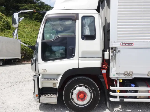 いすゞ ギガ QKG-CXY77AJ(6x4)の写真10