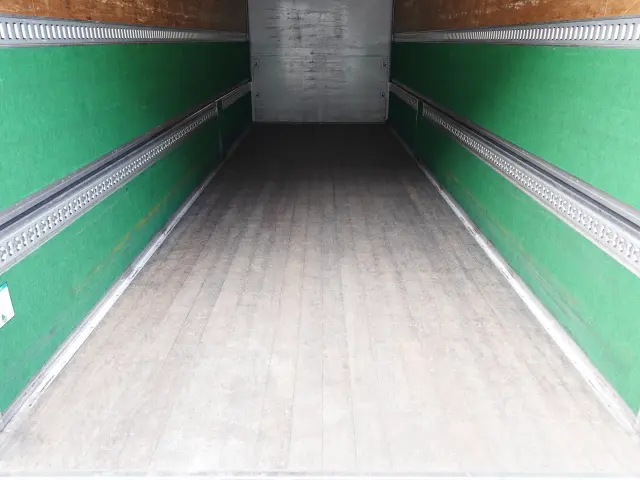 いすゞ ギガ QKG-CXY77AJ(6x4)の写真13