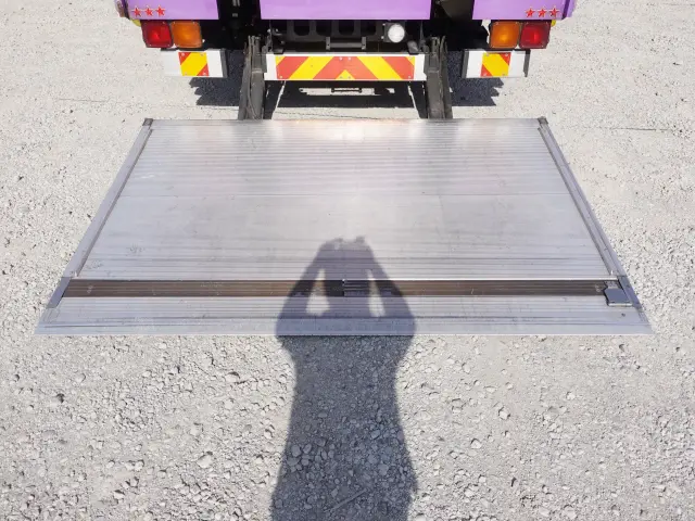 いすゞ フォワード SKG-FRR90T2(2WD)の写真10