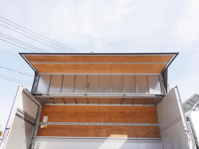 いすゞ フォワード SKG-FRR90T2(2WD)の写真12