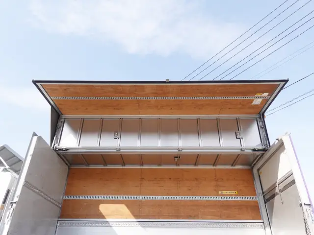 いすゞ フォワード SKG-FRR90T2(2WD)の写真13