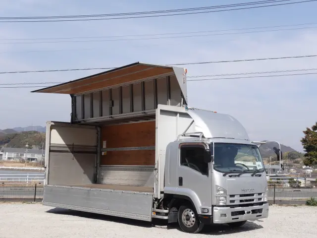 いすゞ フォワード SKG-FRR90T2(2WD)の写真24