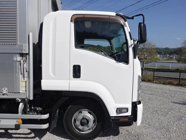 いすゞ フォワード TKG-FRR90T2(2WD)の写真6