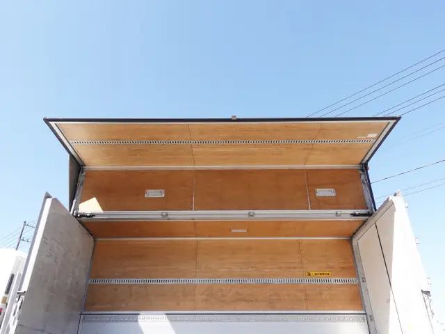 いすゞ フォワード TKG-FRR90T2(2WD)の写真14