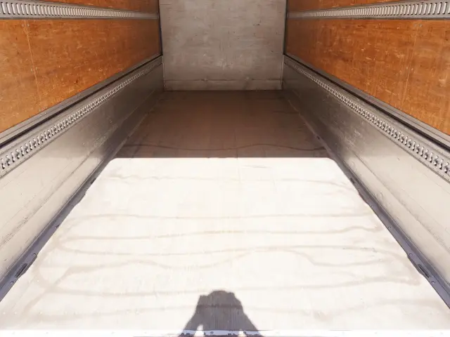 いすゞ フォワード TKG-FRR90T2(2WD)の写真18