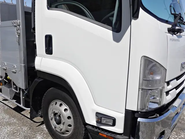 いすゞ フォワード 2RG-FRR90S2(2WD)の写真6