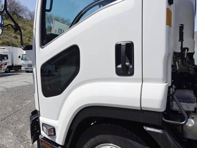 いすゞ フォワード 2RG-FRR90S2(2WD)の写真13