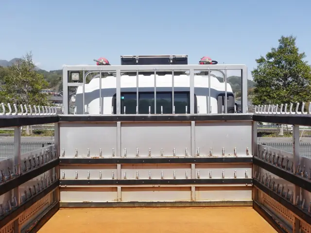 いすゞ フォワード 2RG-FRR90S2(2WD)の写真16