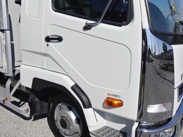 三菱 ファイター 2PG-FK64N(2WD)の写真6