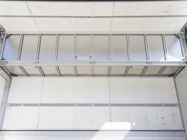 三菱 ファイター 2PG-FK64N(2WD)の写真16