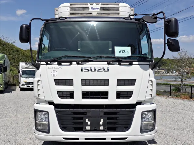 いすゞ ギガ QKG-CYL77AA(6x2)の写真4