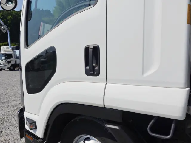 いすゞ フォワード 2RG-FRR90T2(2WD)の写真11