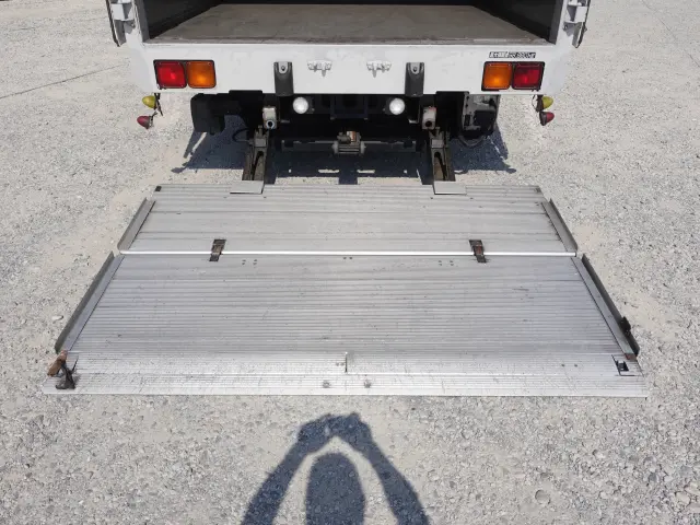 いすゞ フォワード 2RG-FRR90T2(2WD)の写真13