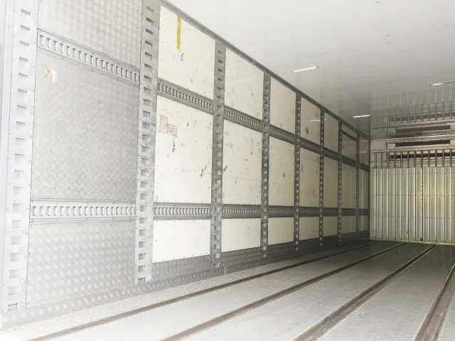 ＵＤ クオン 2PG-CG5CA(8x4)の写真13