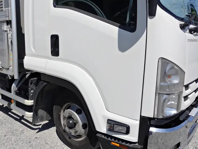 いすゞ フォワード 2RG-FRR90S2(2WD)の写真6